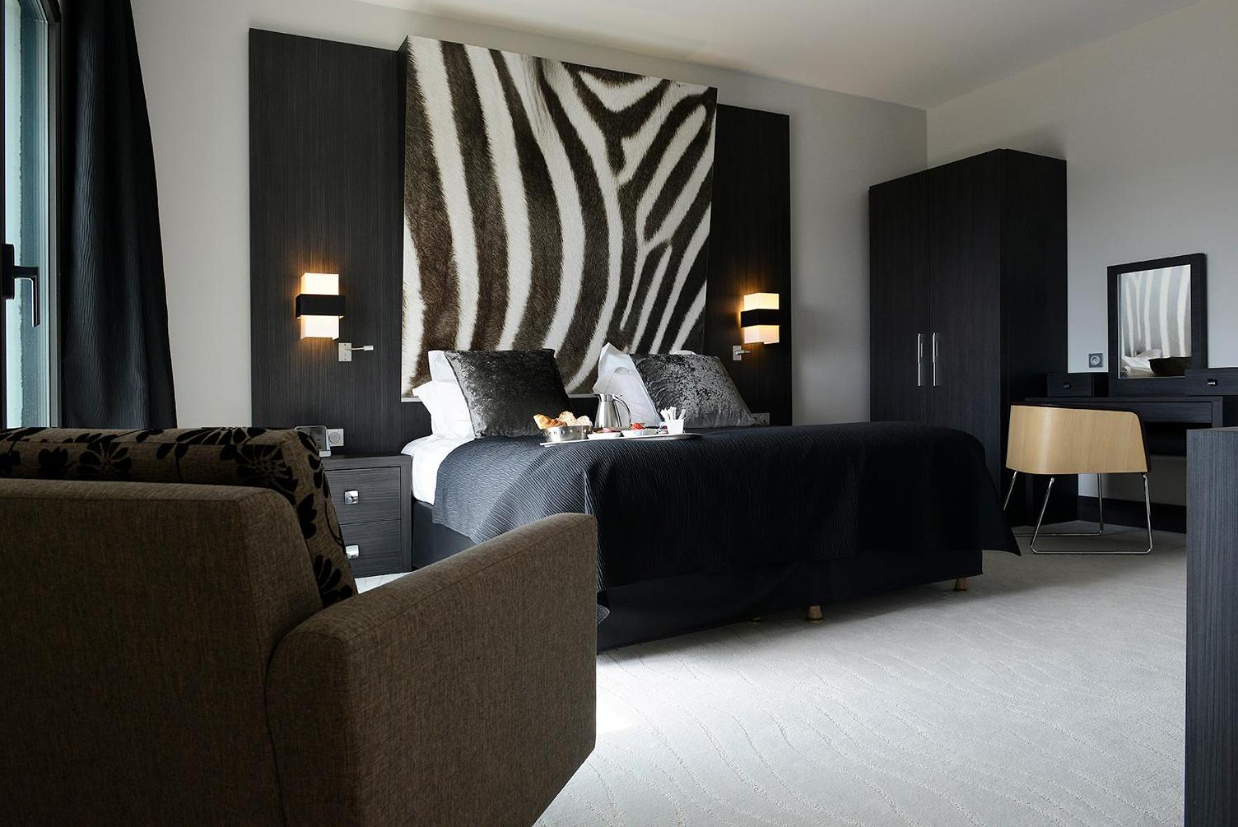 Kyriad Prestige Lyon Est - Saint Priest Eurexpo Hotel And Spa Eksteriør bilde